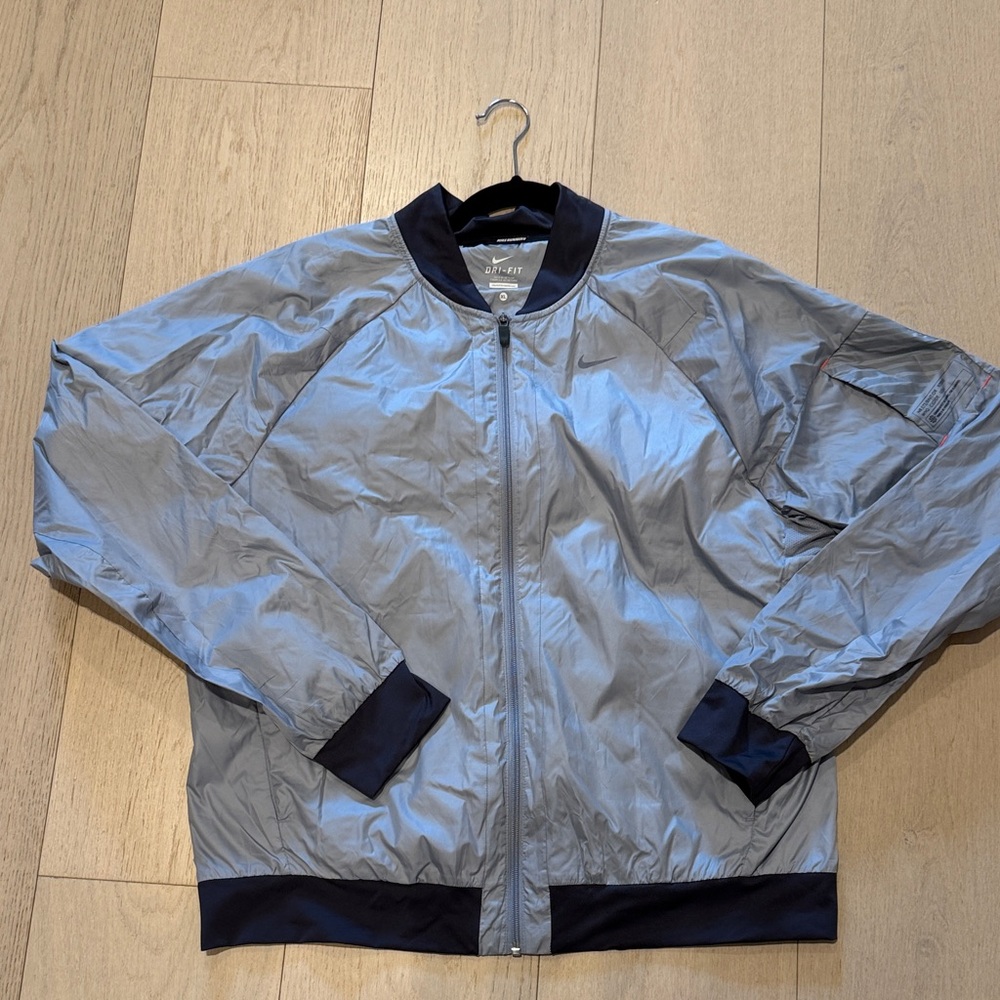 Nike Men's Silver and Black Jacket